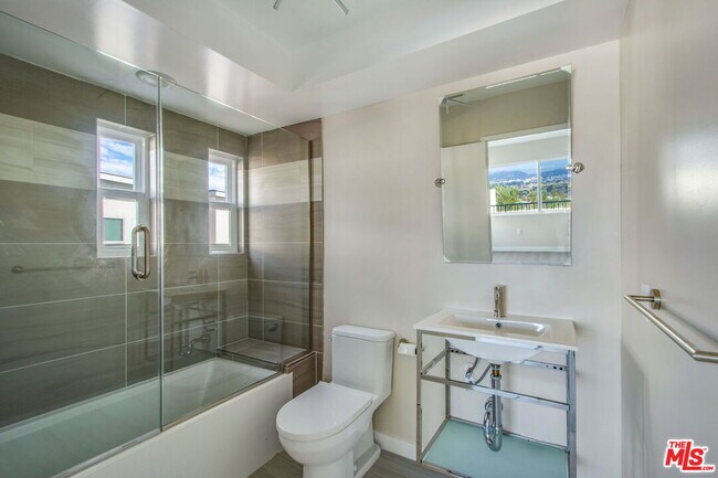 Building Photo - 4151 Don Mariano Dr