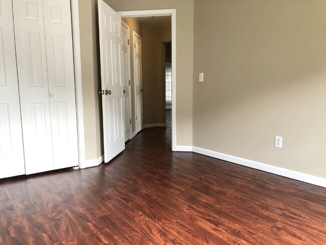 Building Photo - Updated Goodlettsville Home | 3BR with Deck, Fenced Yard & W/D Included
