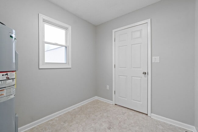 Building Photo - Nice home located next to Fort Campbell- COMING SOON!!!!