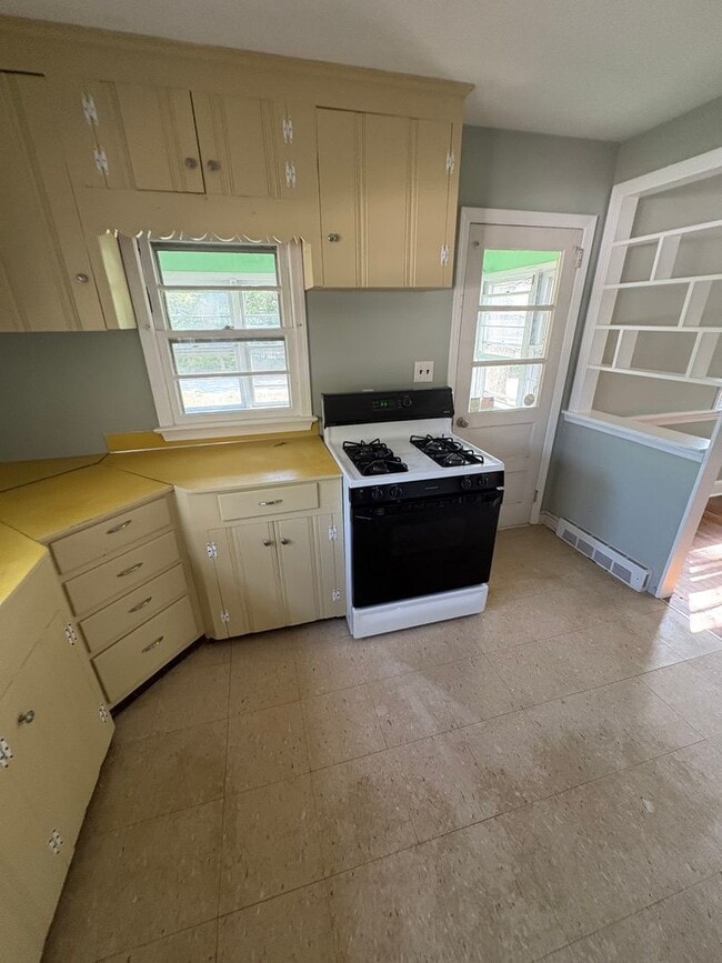 Building Photo - Charming Barnegat Retreat – Cozy 3-Bed Hom...