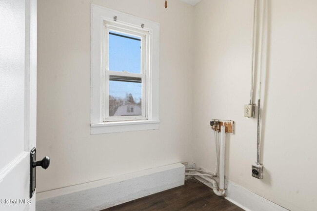 Building Photo - 16 Berkley Ave