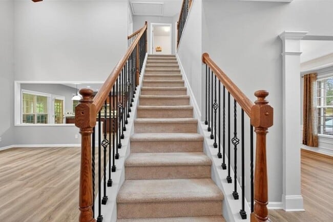 Building Photo - 740 Mayfair Ct