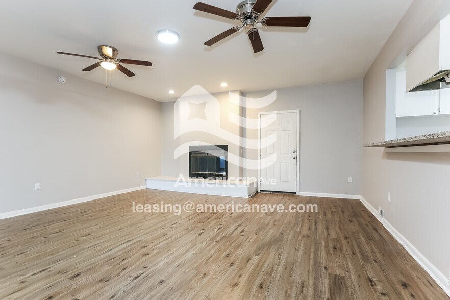 Building Photo - 2515 Montreal Dr