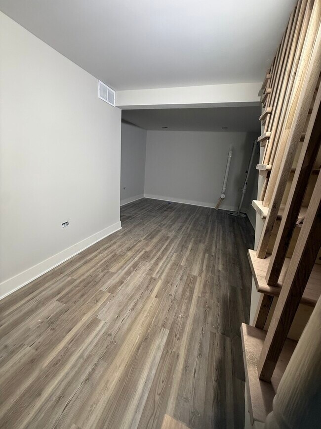 Building Photo - 16913 Jodave Ave