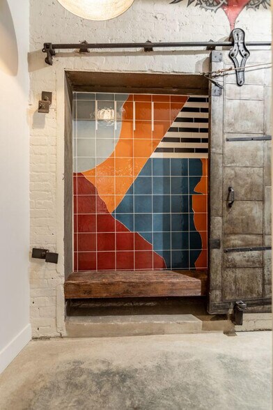 Building Photo - 315 Girod St