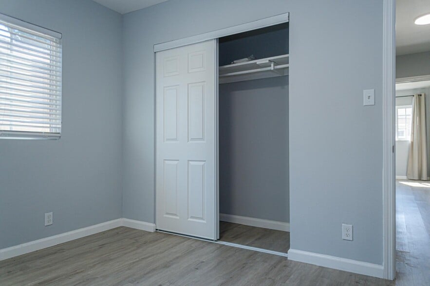 Building Photo - 158 W Del Amo Blvd