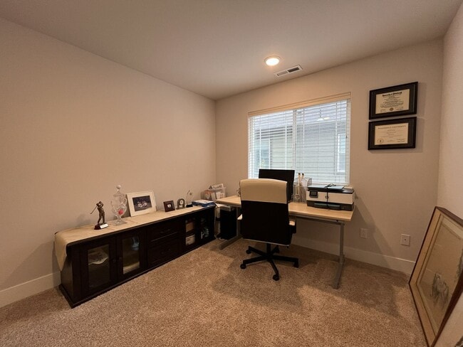 Building Photo - Open Concept 4BR Home with Island Seating, Loft & Spacious Living Room