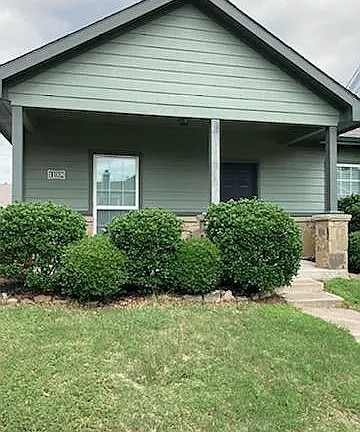 Building Photo - 11008 Dillon St