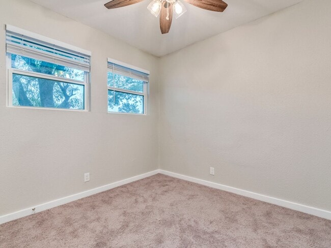 Building Photo - Fully Remodeled 4BR Home in East Austin – Modern Upgrades & Spacious Yard