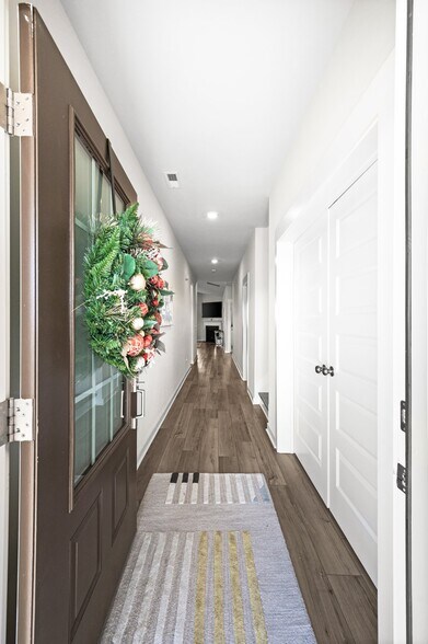 Building Photo - 643 Snapdragon Ln