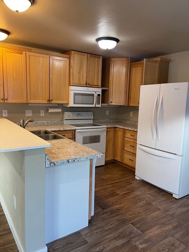 Building Photo - 1 Bedroom 1 Bath in 4 Corners