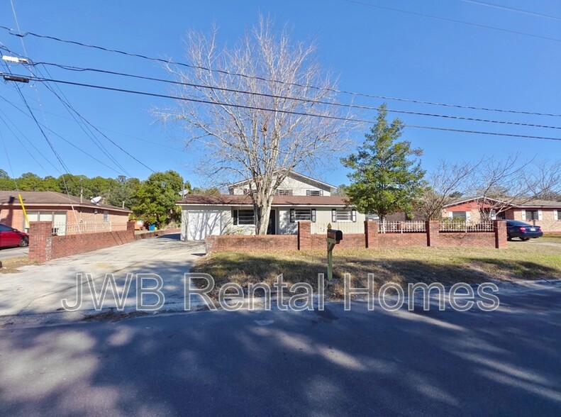 Primary Photo - 4903 Foxboro Rd