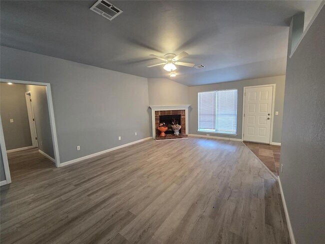 Building Photo - 9401 Buttonfield Ave