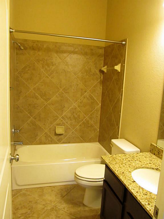 Building Photo - 14104 Green Thicket Dr