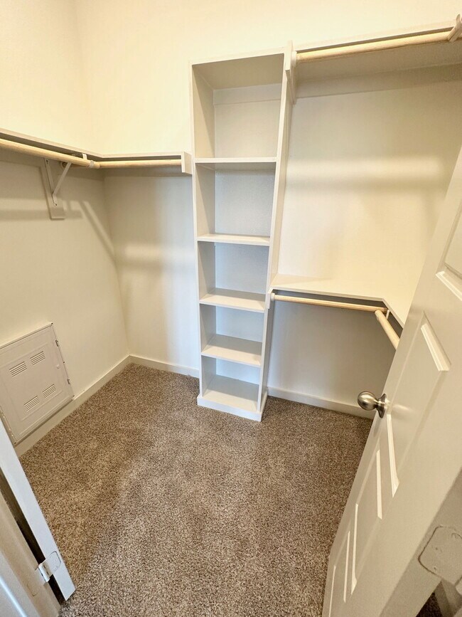 Building Photo - 2209 W Pflugerville Loop