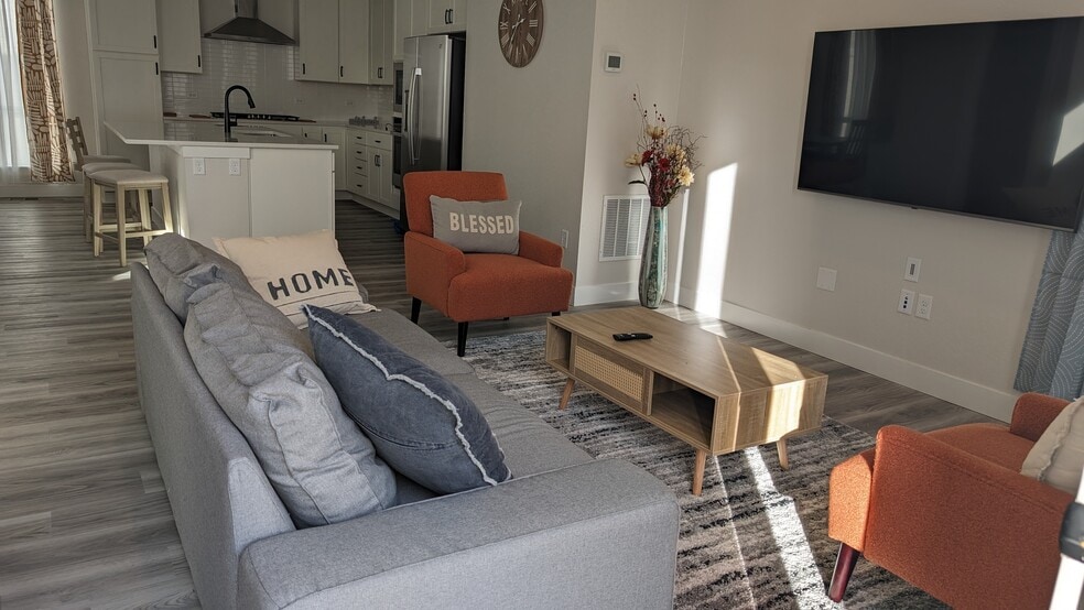 Building Photo - 11206 W 53rd Ln