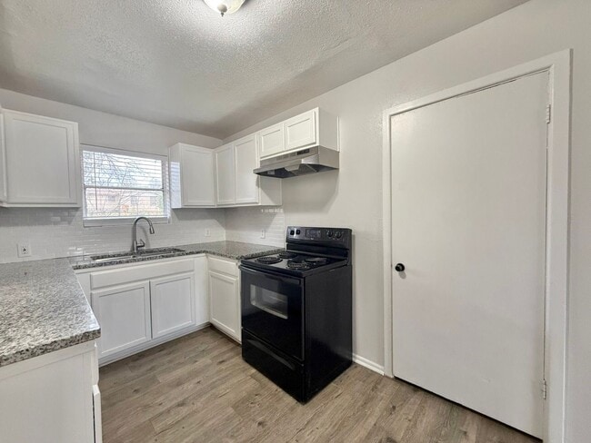 Building Photo - Tour Today! 3 Bed 1 Bath home in Tyler!