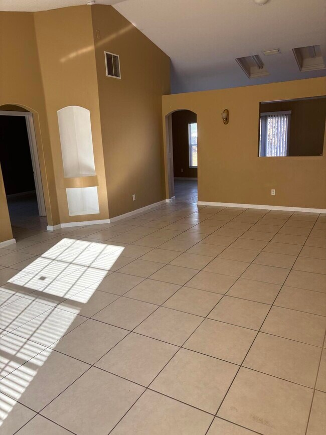 Building Photo - 221 NW North Macedo Blvd