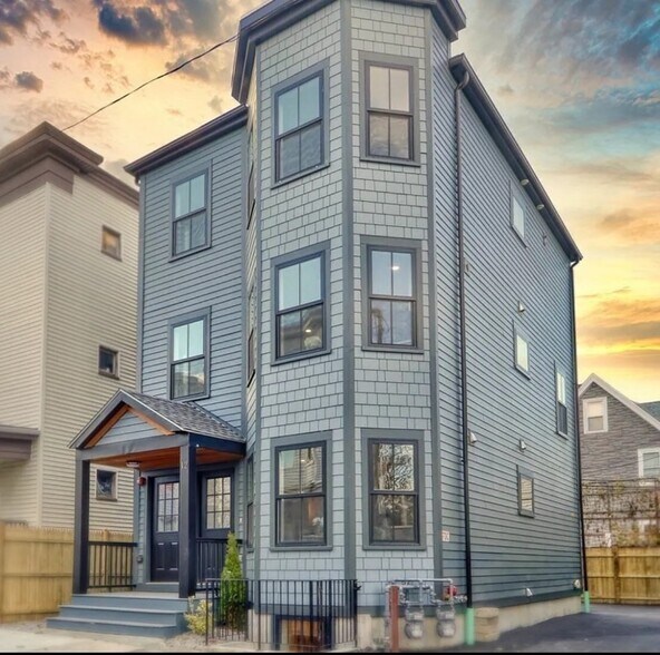 Building Photo - 12 Cawfield St