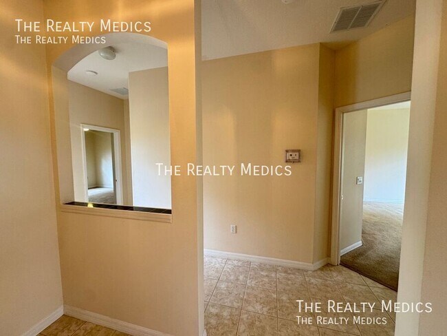 Building Photo - 202 Nova Ave