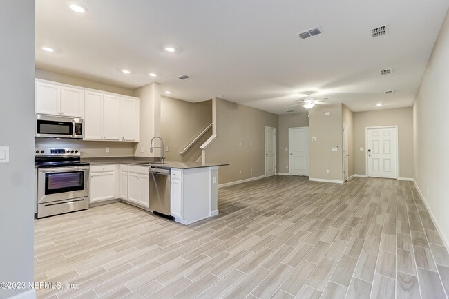 Building Photo - 2607 Sandy Dune Dr