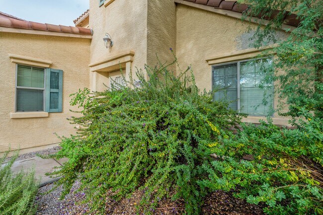 Building Photo - 3 bedroom home in Surprise