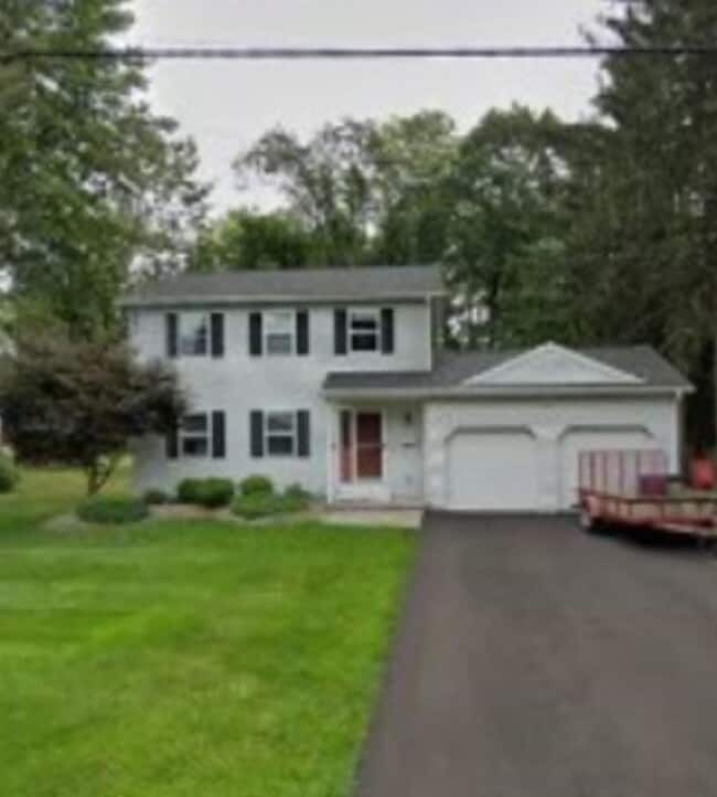 Building Photo - 105 Newport Dr