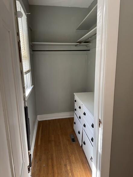 Building Photo - 395 Meigs St
