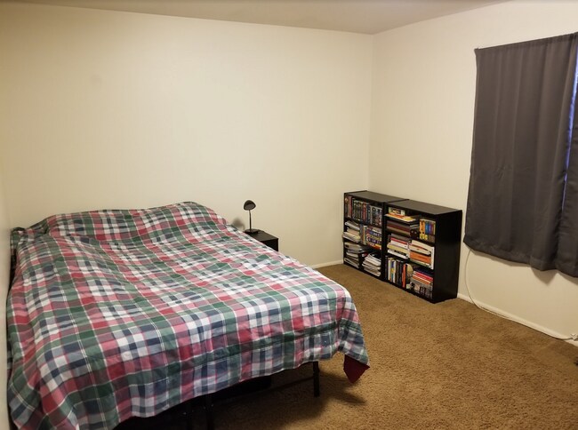 Building Photo - 263 E 200 N