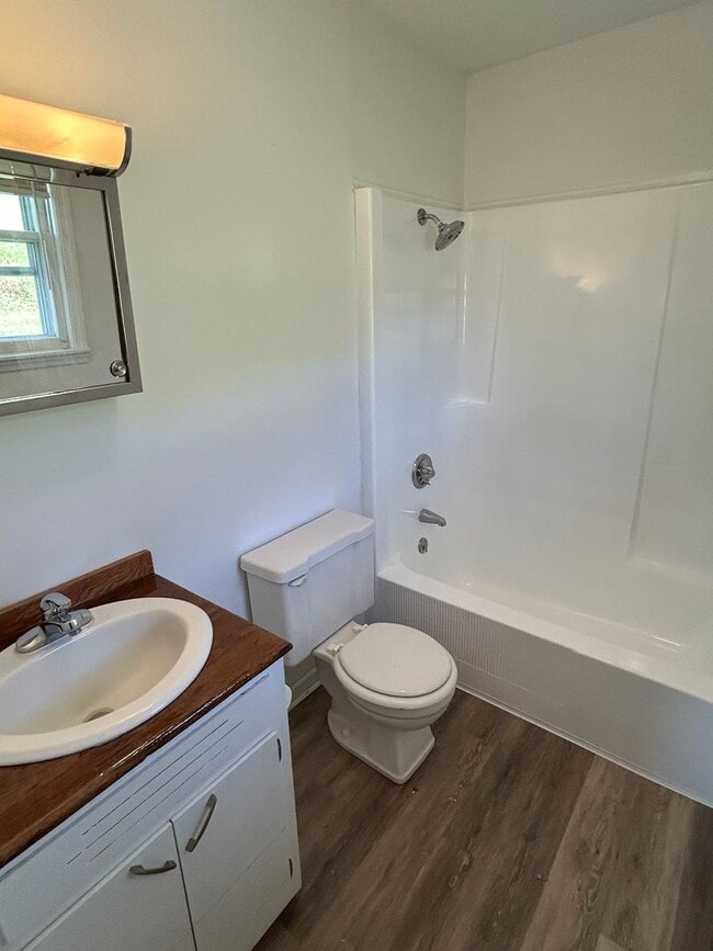 Building Photo - Large Brick Ranch with Finished Basement a...