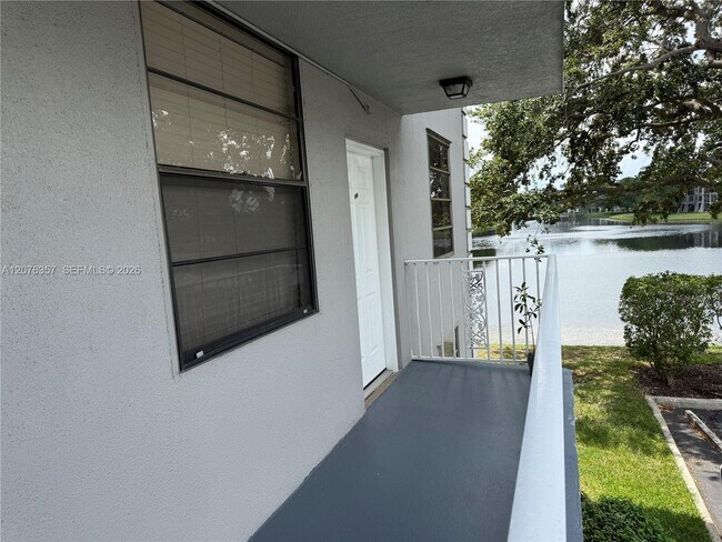 Building Photo - 1520 Whitehall Dr