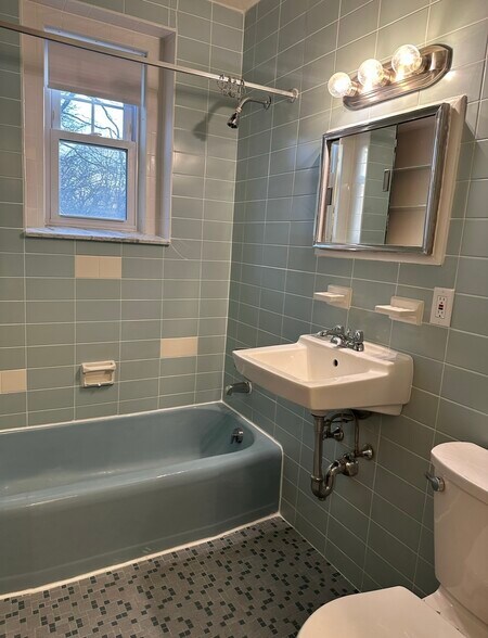 Building Photo - 2018 Commonwealth Avenue