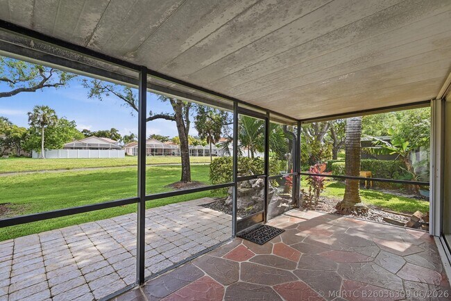 Building Photo - 7618 Pinewalk Dr S