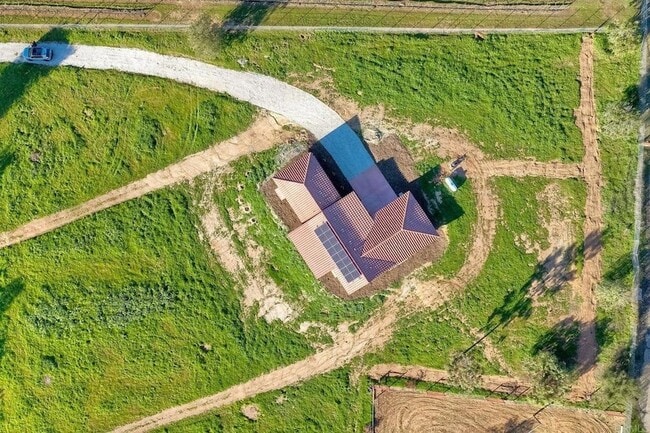 Building Photo - 29433 Cole Grade Rd