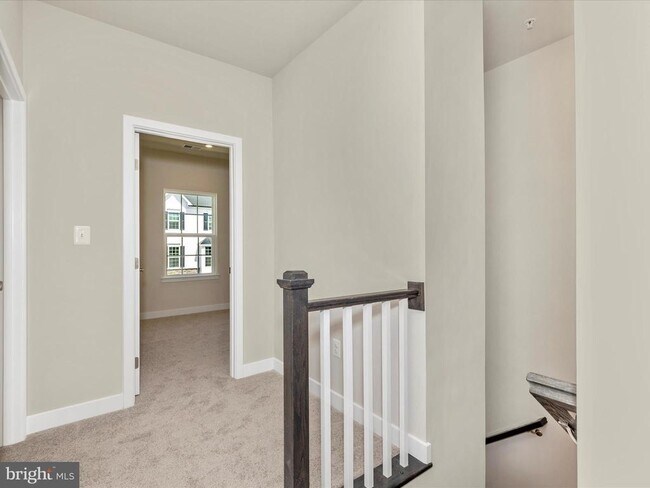 Building Photo - 353 Marquis St