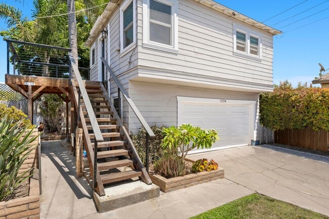 Building Photo - 2724 Treat St