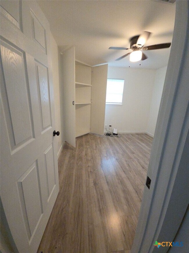 Building Photo - 1315 Estes Dr
