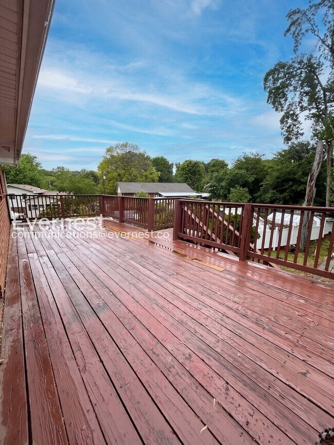 Building Photo - 4303 Whippoorwill Dr