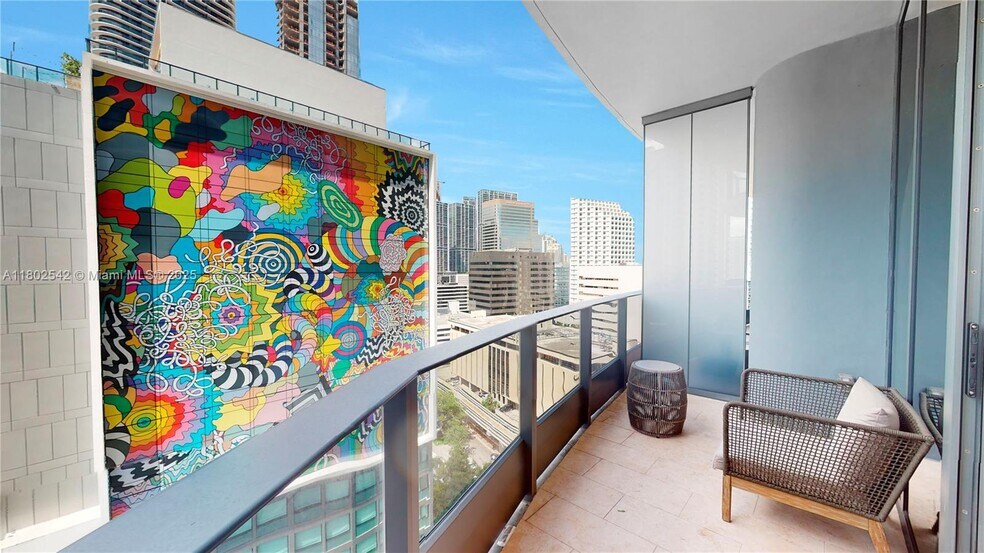 Building Photo - 1000 Brickell Plz