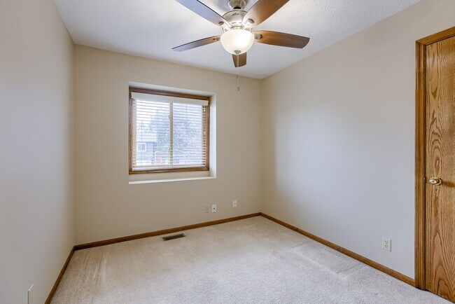 Building Photo - Millard 3 Bedroom!!