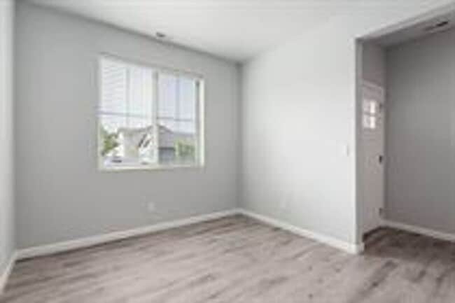 Building Photo - 16907 91st Dr NE