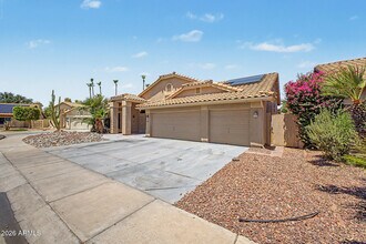Building Photo - 3103 N Meadow Ln