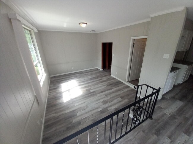Building Photo - Charming Webster Groves Home with Classic Character and Modern Comforts
