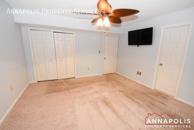 Building Photo - 714 Old Love Point Rd