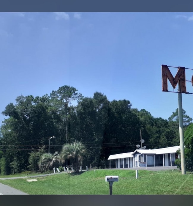 Building Photo - 7928 FL-6