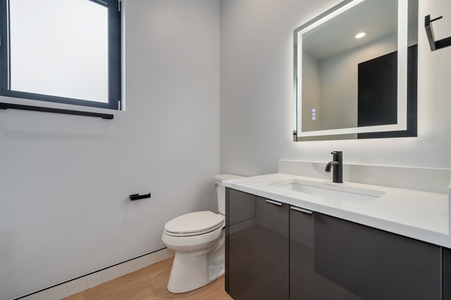 Building Photo - 4426 N Kenneth Ave