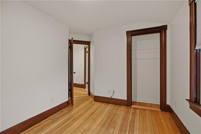 Building Photo - 82 Van Zandt Ave
