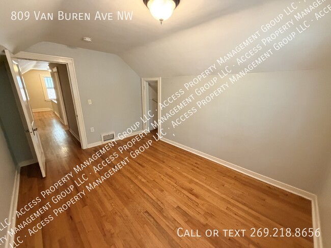 Building Photo - 809 Van Buren Ave NW