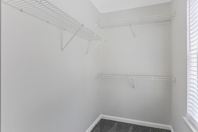 Building Photo - 7380 Hunters Ridge Dr