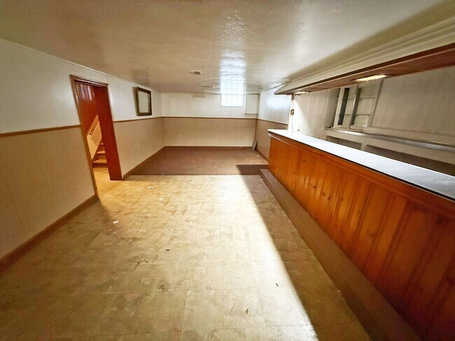 Building Photo - 3 BED 1 BATH BEAUTIFUL SINGLE FAMILY HOME